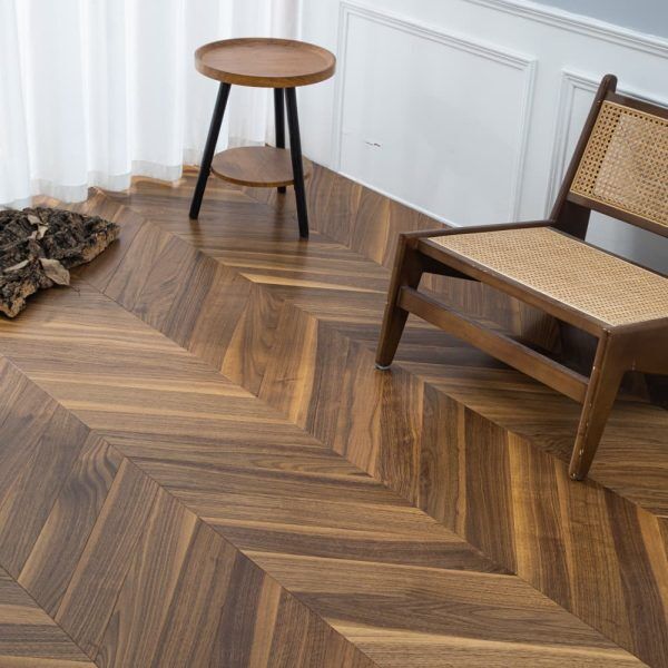 Chevron flooring - Repeating Arrow Motif | YEHUI