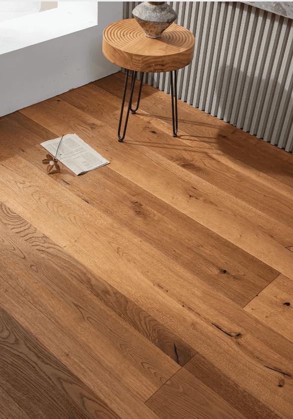 Moderno piso de roble europeo con bordes cuadrados - Acabado ultra mate de lijo y aceite para un aspecto sin costuras